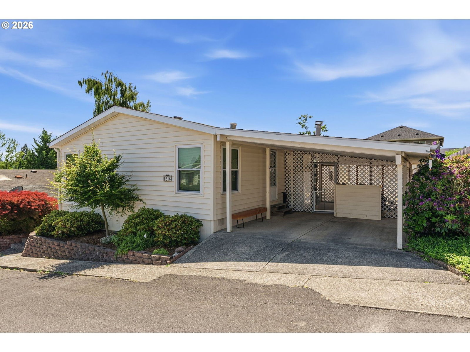 Listing photo 1 of 6