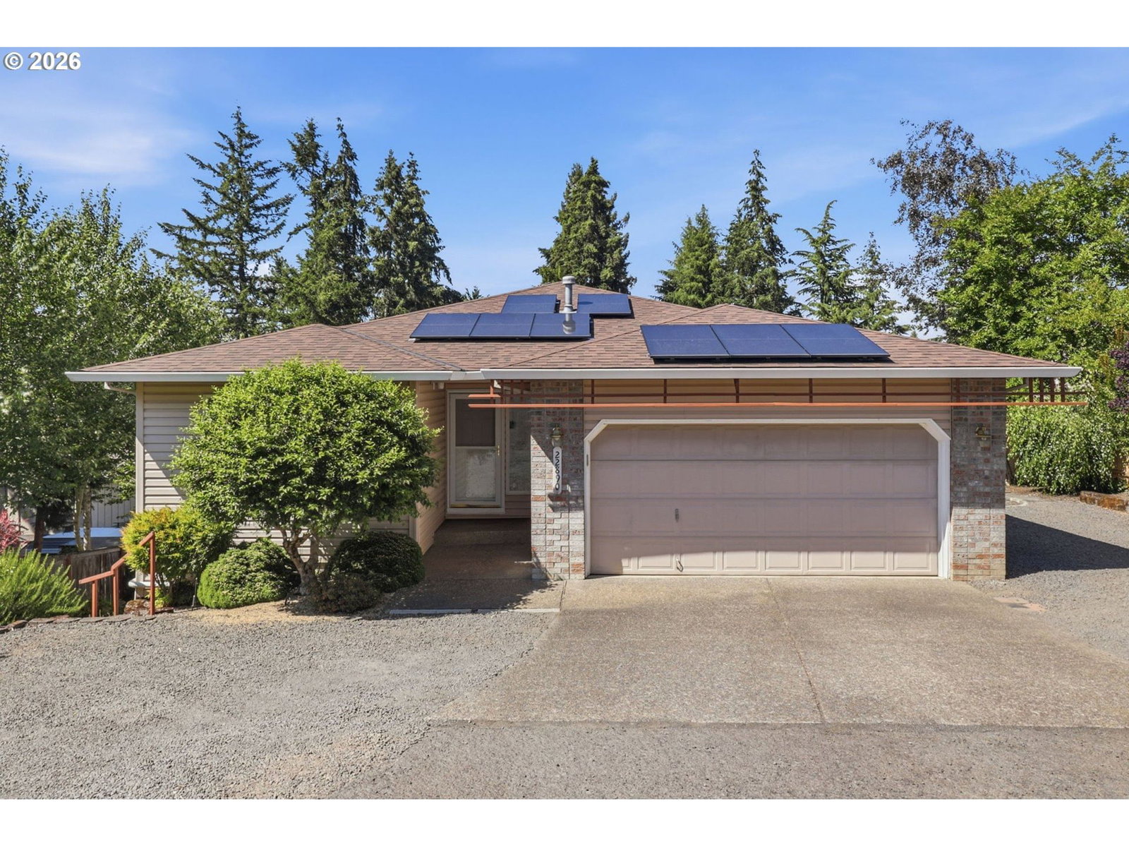 Listing photo 1 of 6