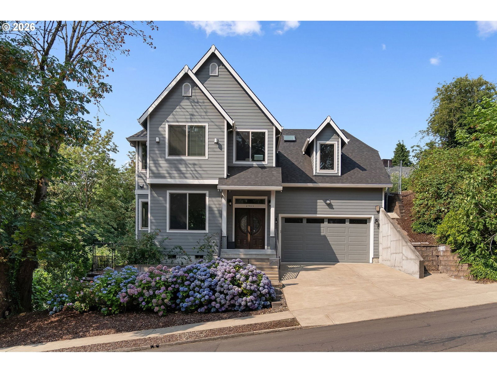 2903 NE FREMONT DR