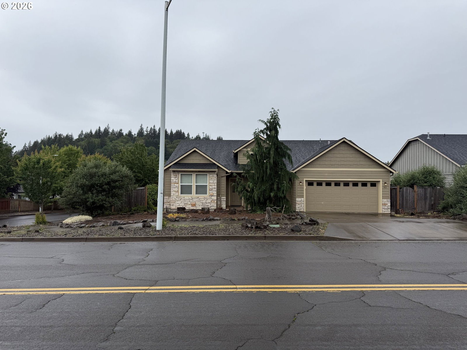 Listing photo 1 of 6