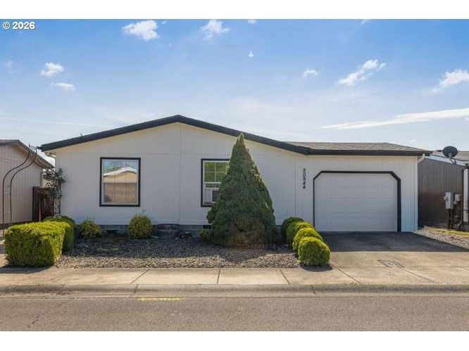 Listing photo 1 of 6