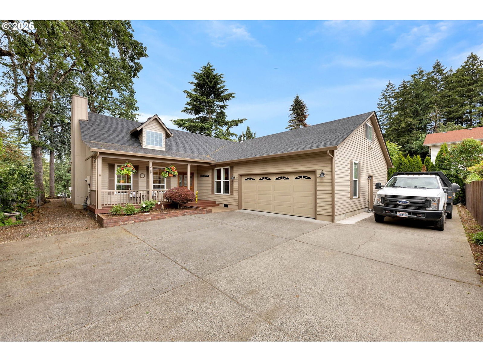 Listing photo 1 of 6