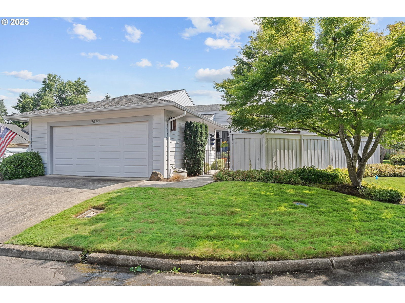 Listing photo 1 of 6