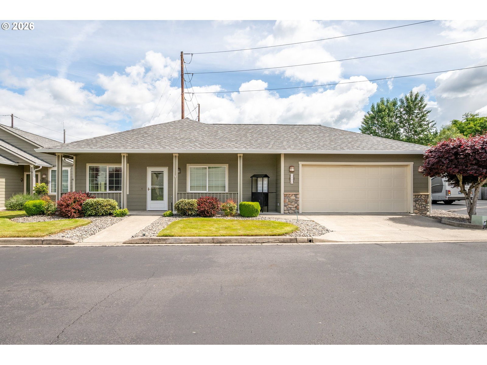 Listing photo 1 of 6