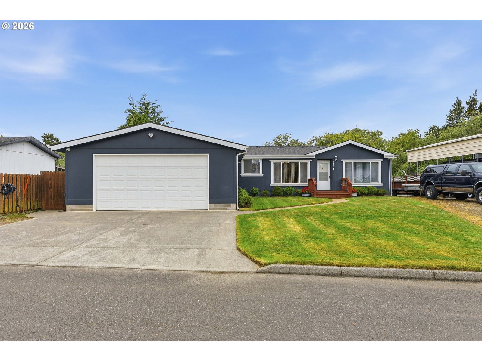 Listing photo 1 of 6