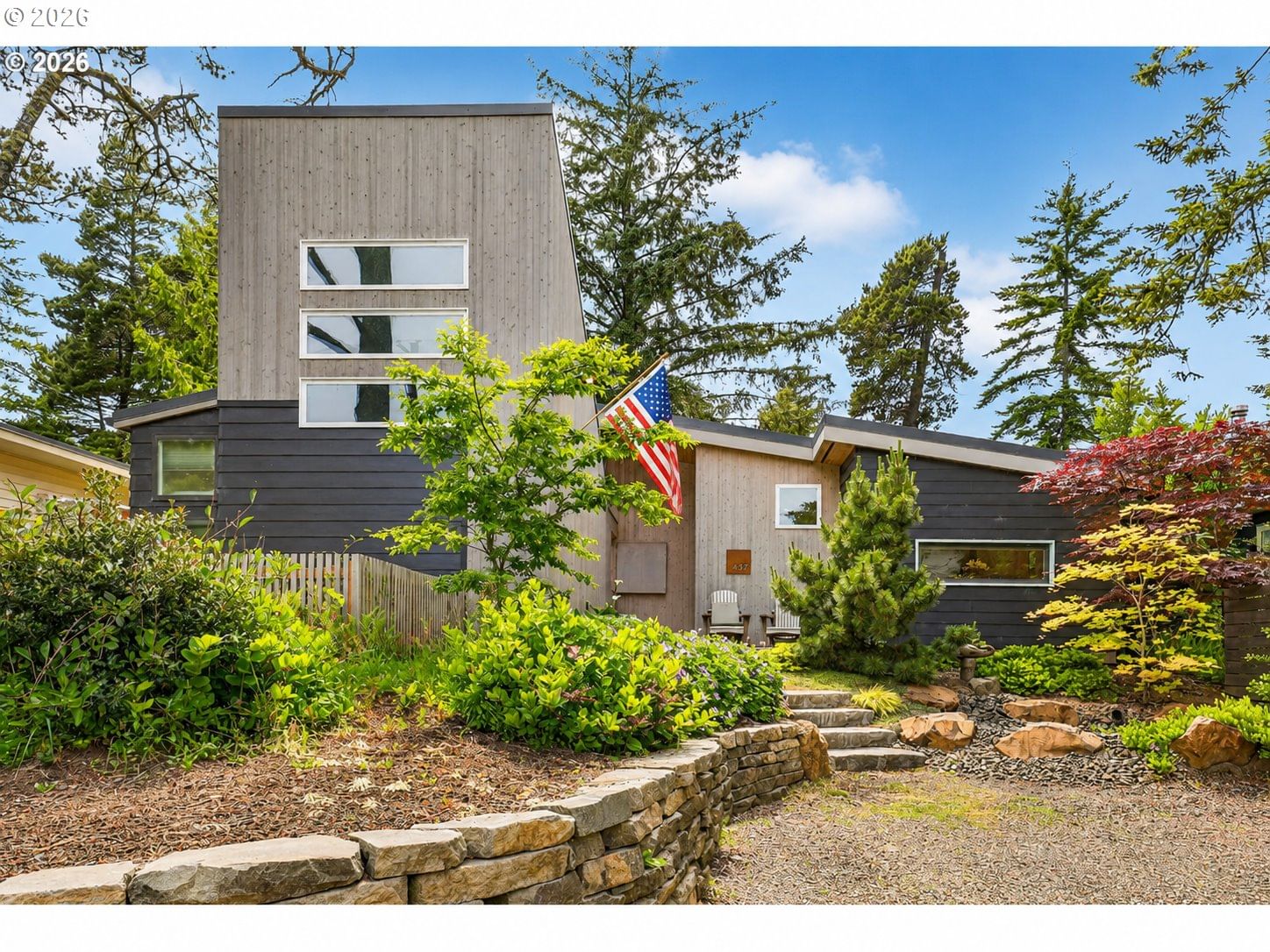 Listing photo 1 of 6