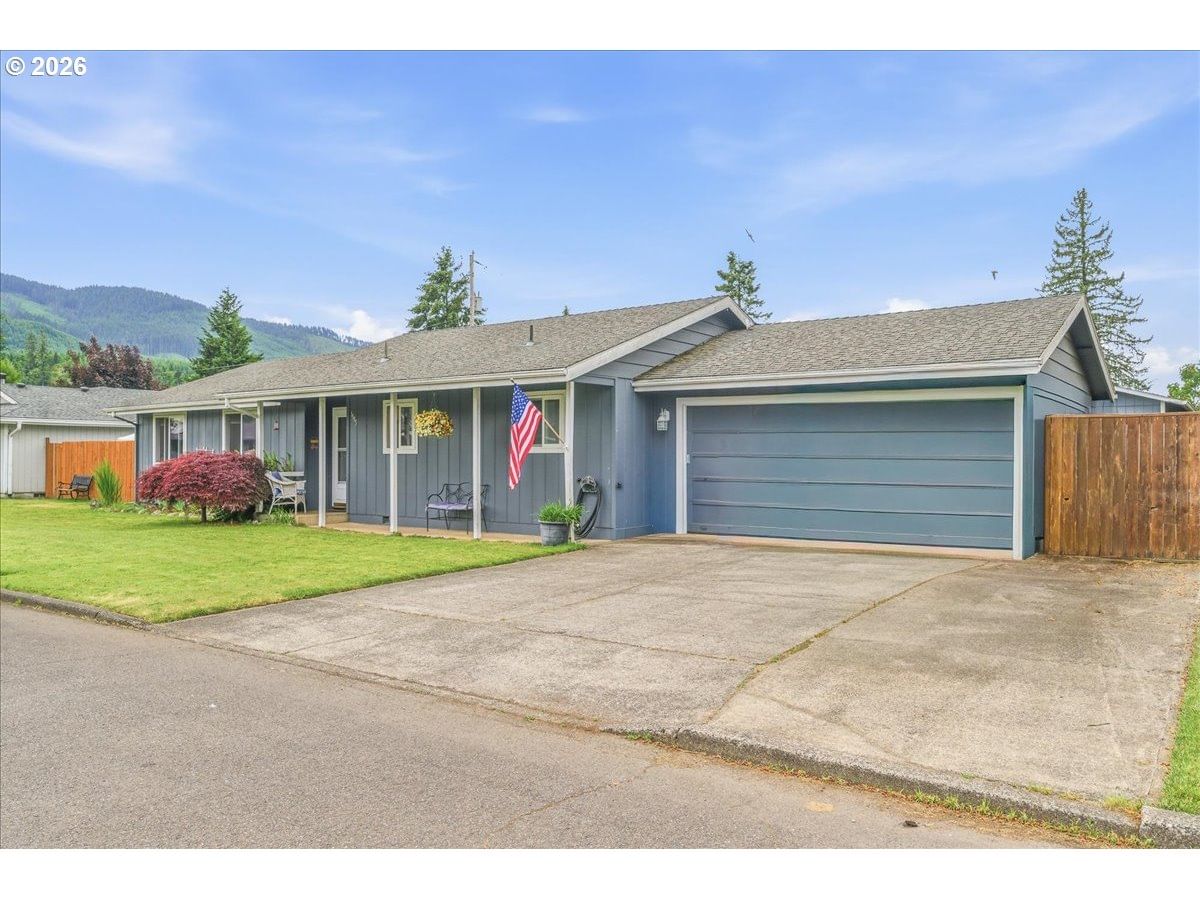 Listing photo 1 of 6