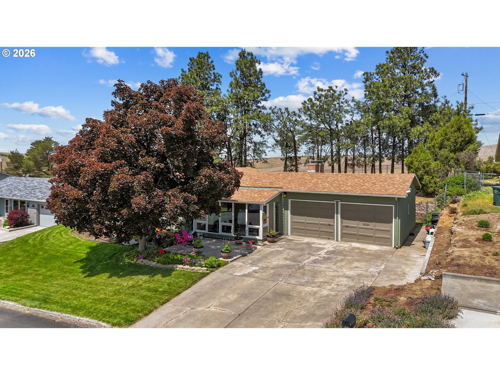Listing photo 1 of 6