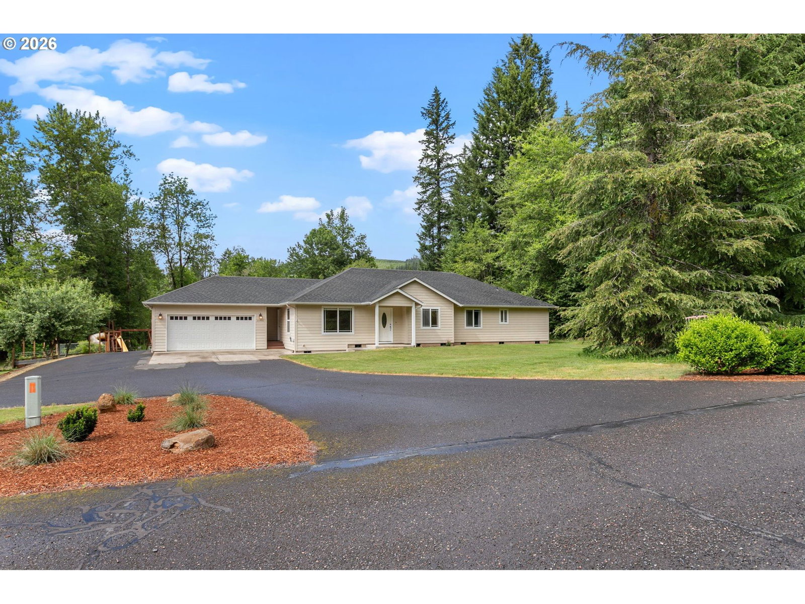 Listing photo 1 of 6