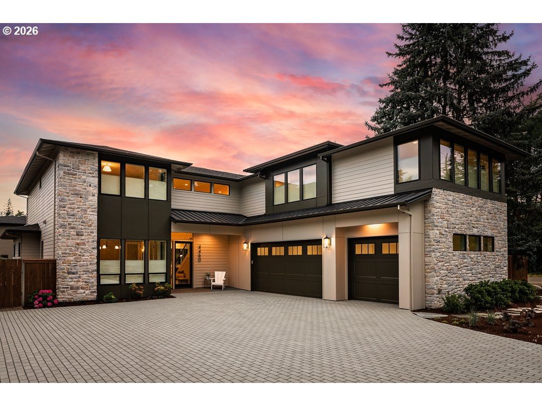 4460 Lords LN