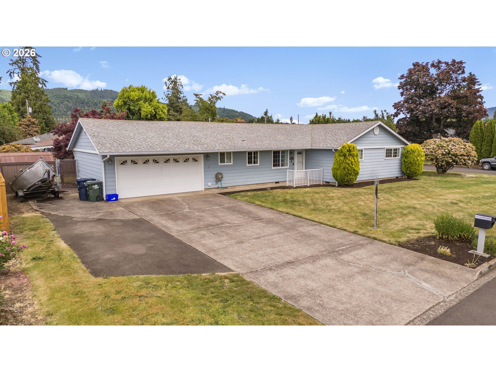 Listing photo 1 of 6
