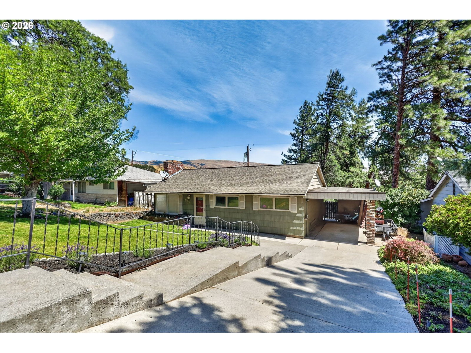 Listing photo 1 of 6