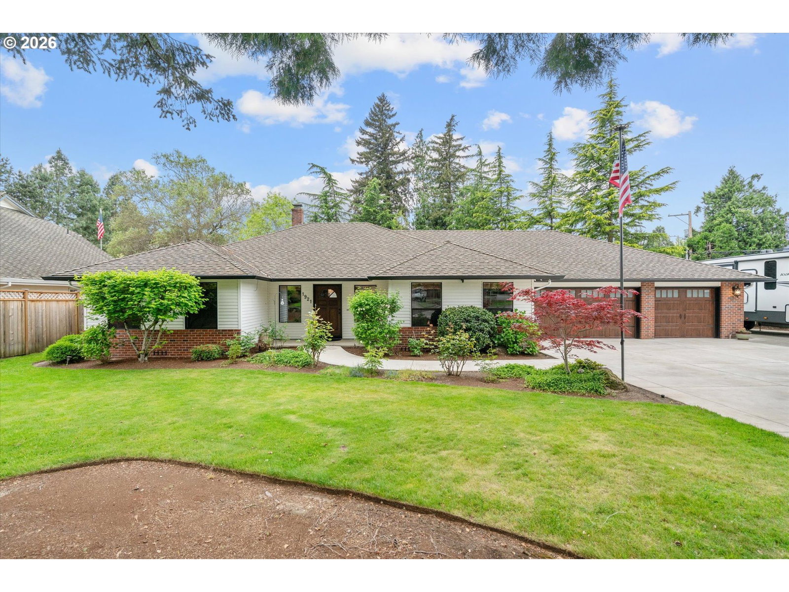 1921 SE DOUGLAS PL