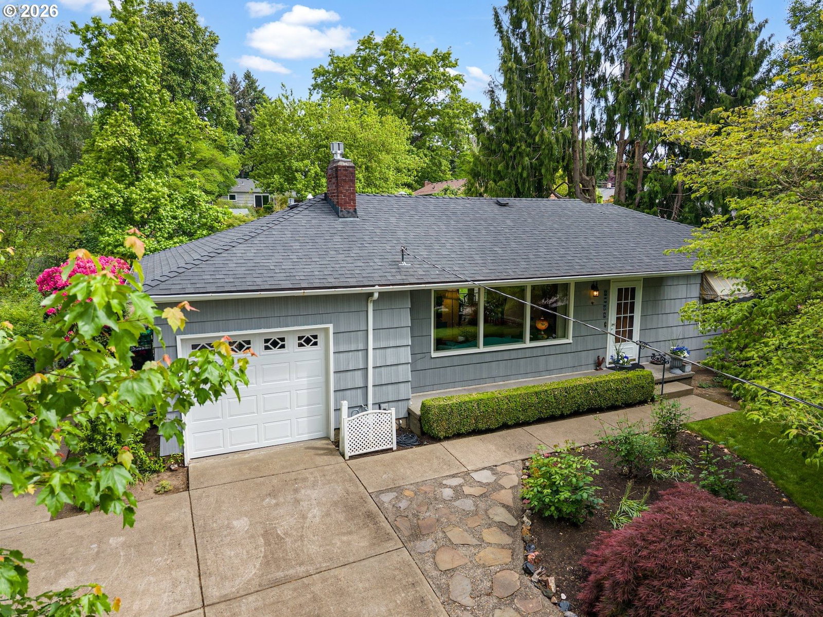 Listing photo 1 of 6