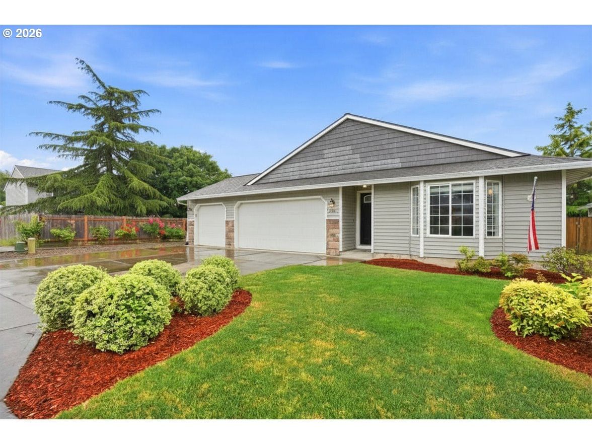 Listing photo 1 of 6