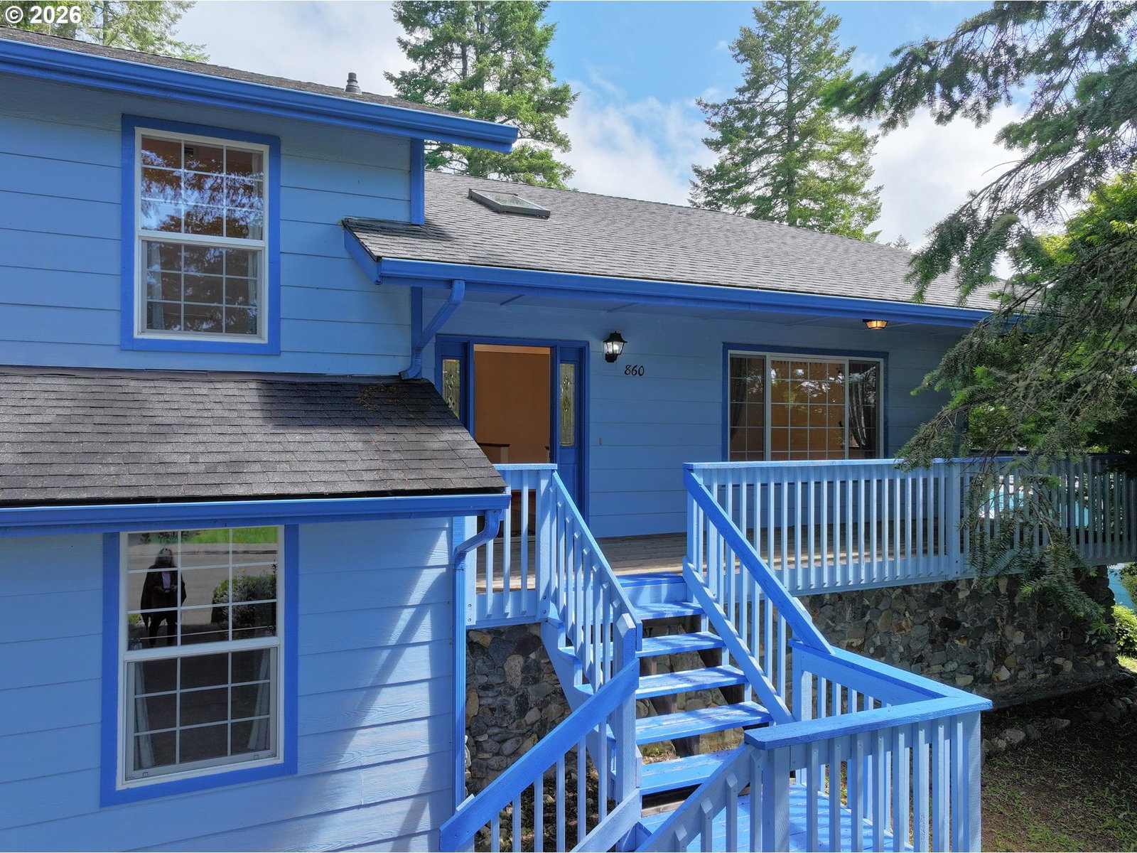 Listing photo 1 of 6