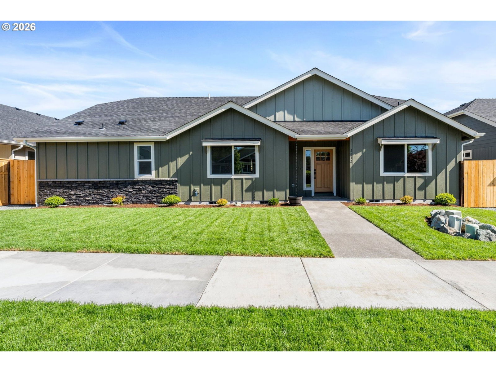 Listing photo 1 of 6