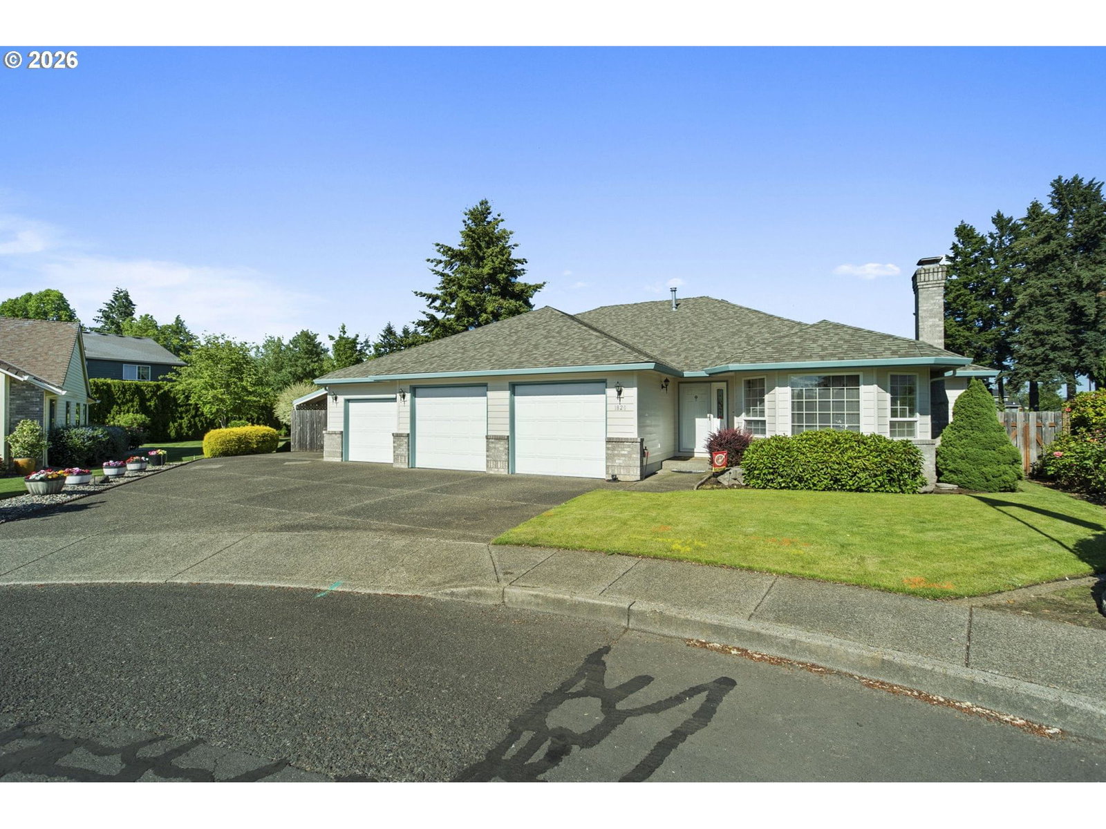 Listing photo 1 of 6