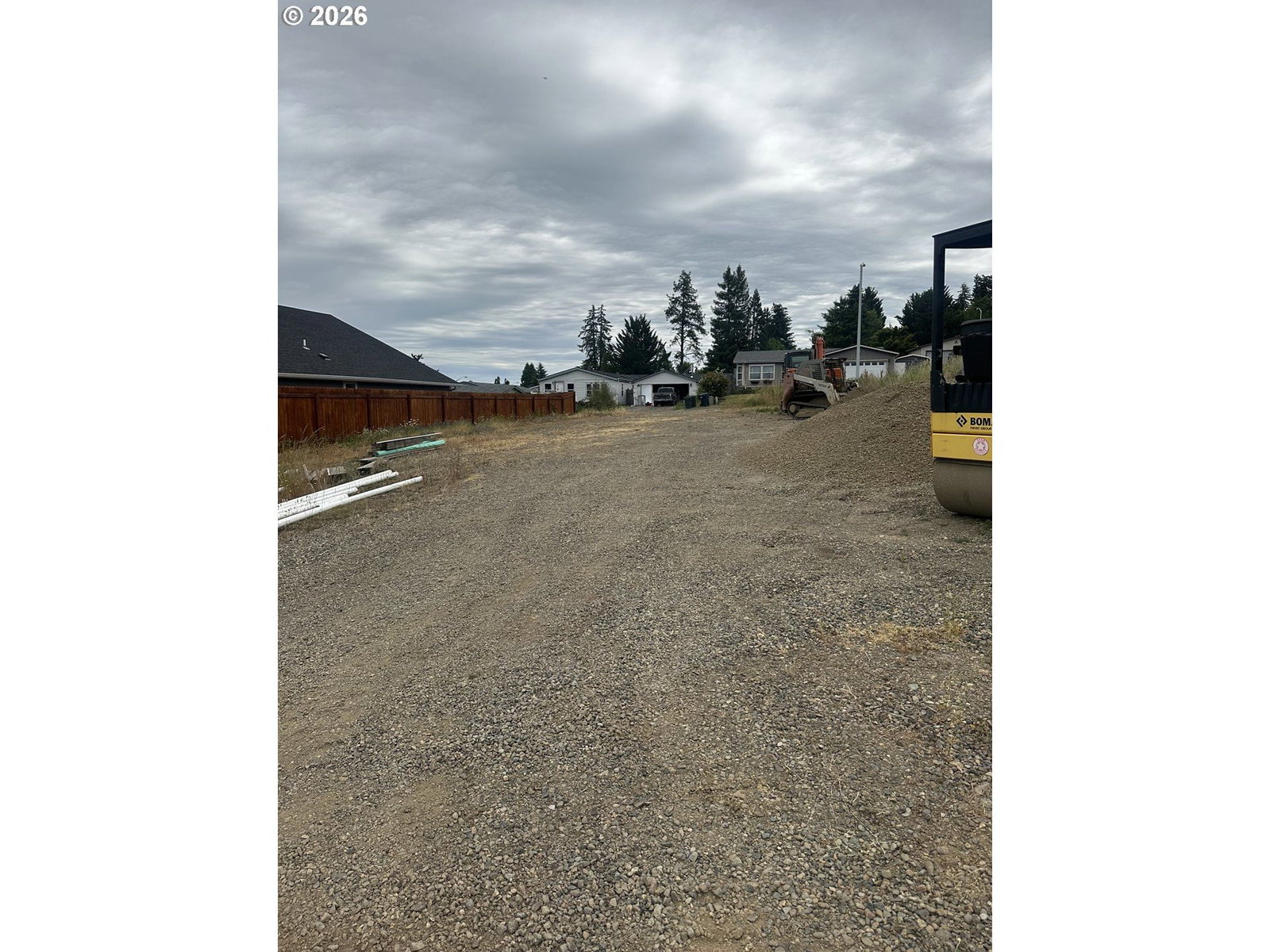 Listing photo 1 of 4