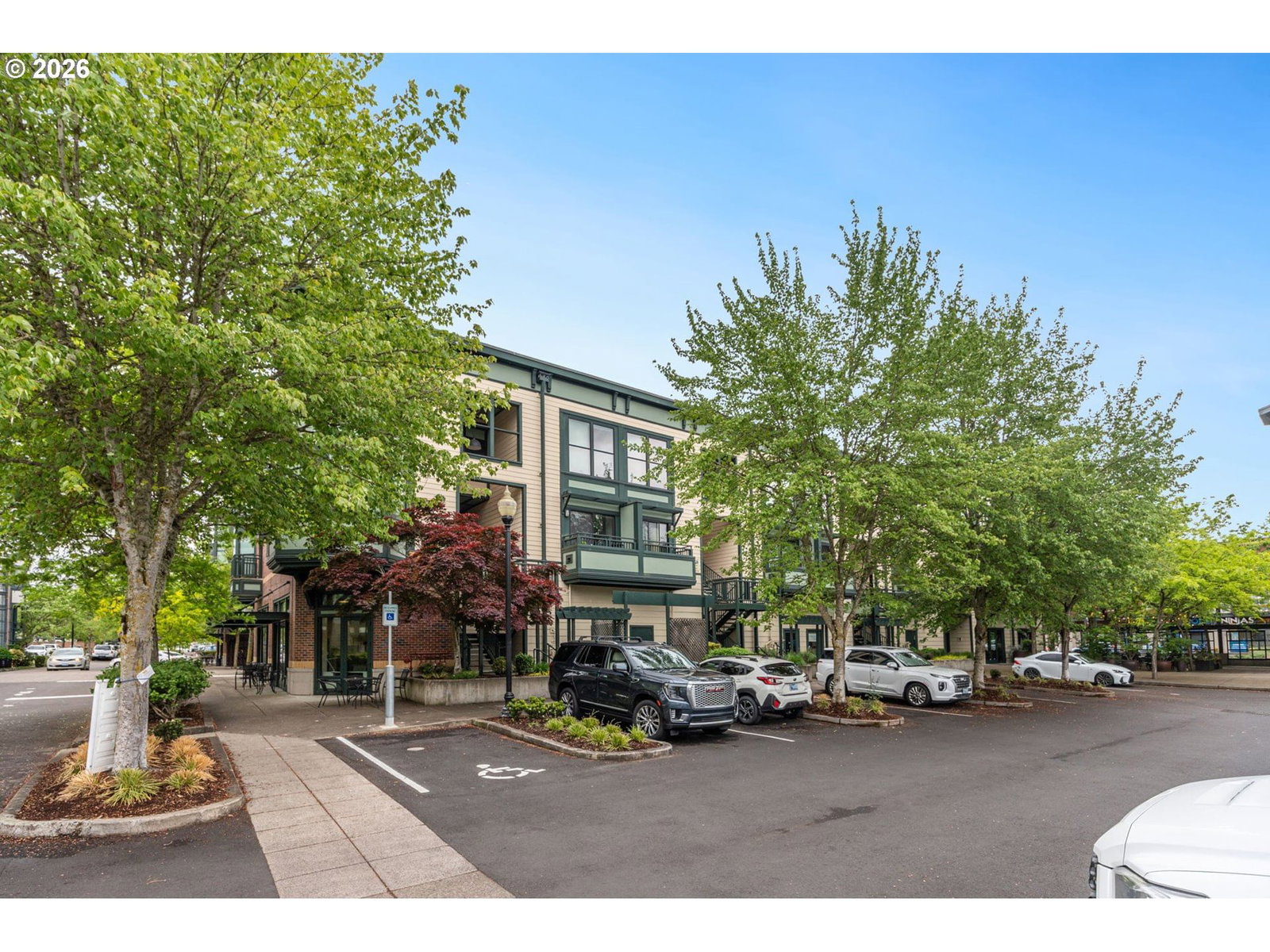 1371 NE ORENCO STATION PKWY #13