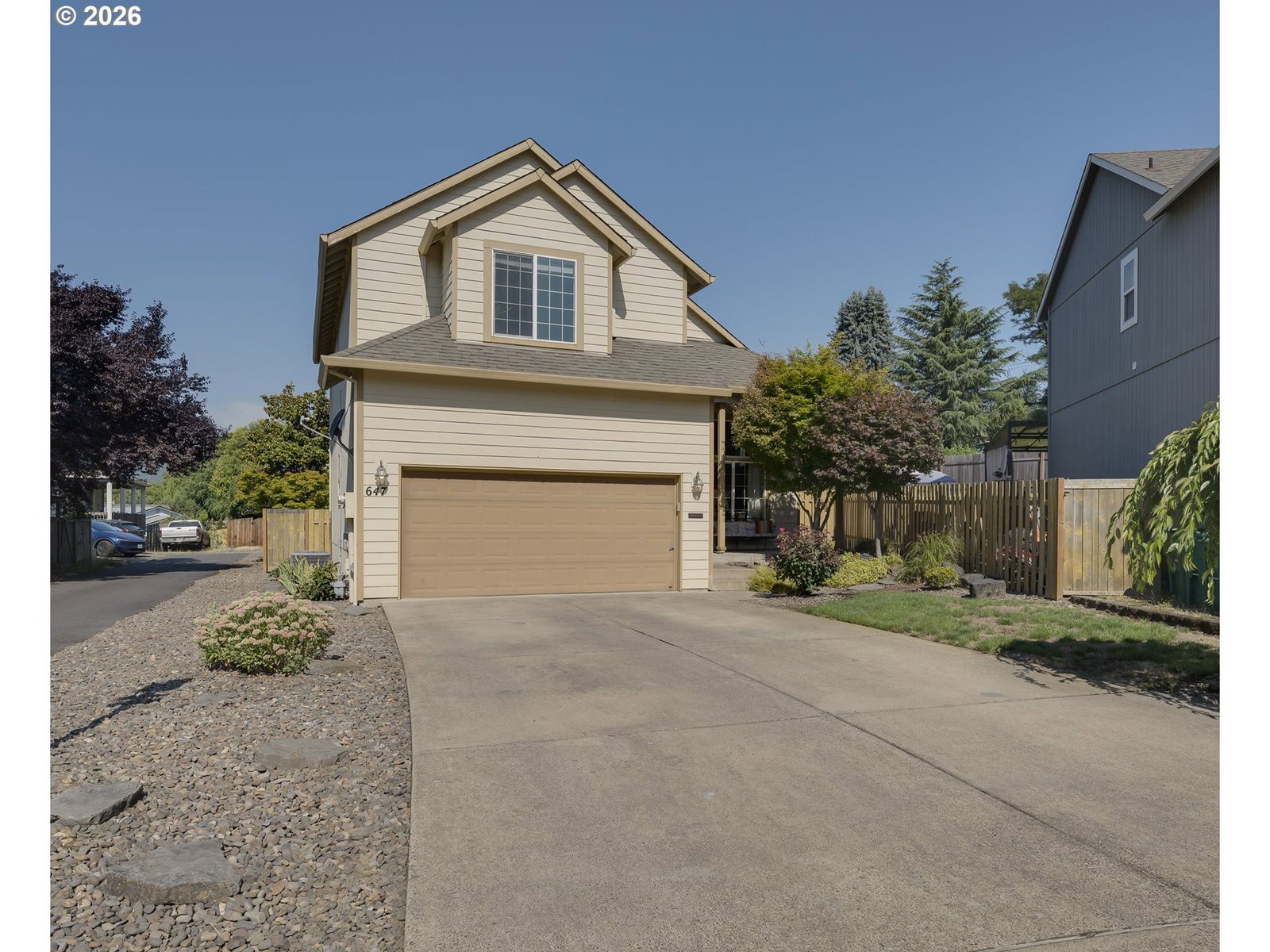 647 SW Roxe DR