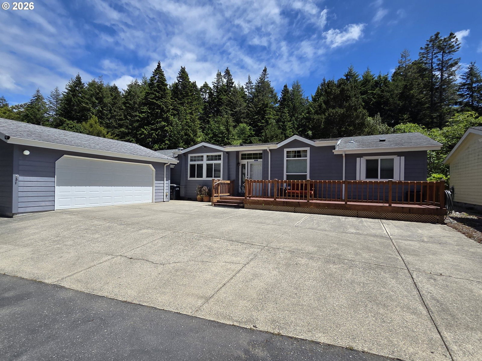Listing photo 1 of 6