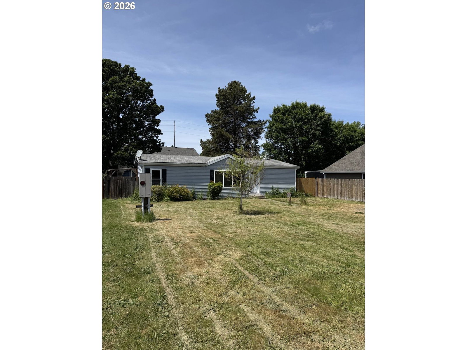 Listing photo 1 of 5