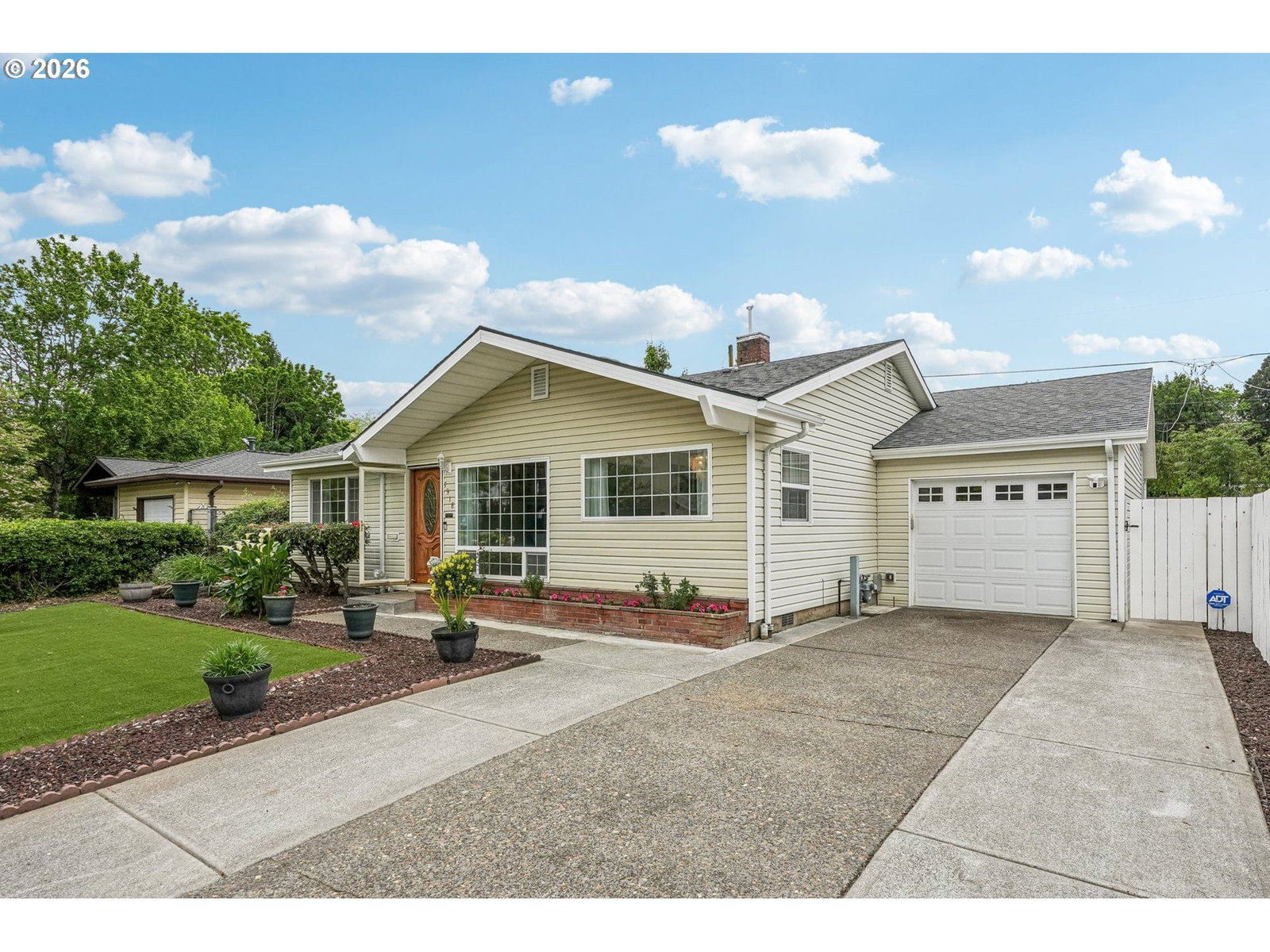 Primary listing photo, 7918 SE LINCOLN ST, Portland, OR, 97215