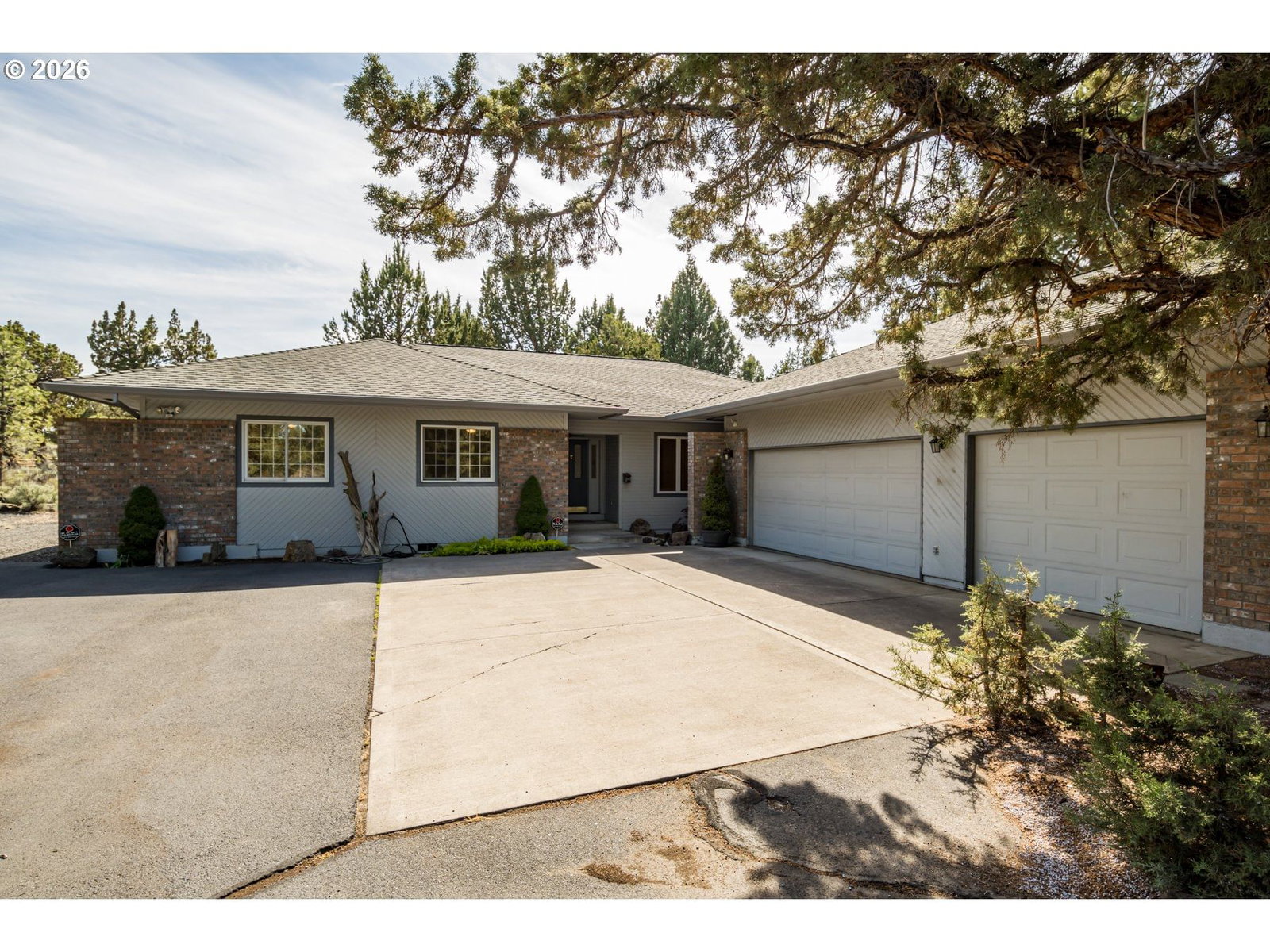 Listing photo 1 of 6
