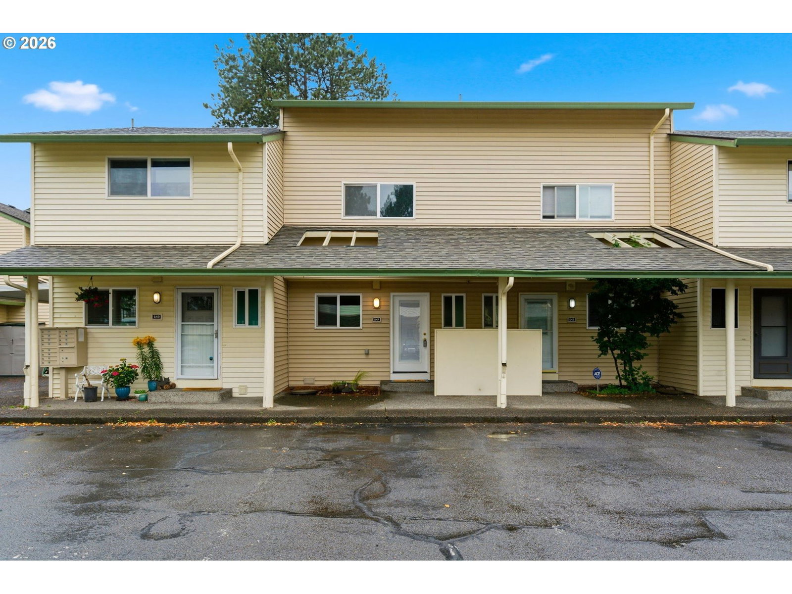 Listing photo 1 of 6