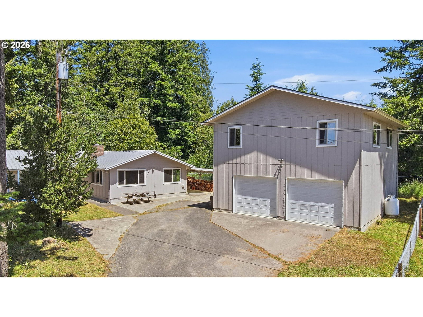 Listing photo 1 of 6