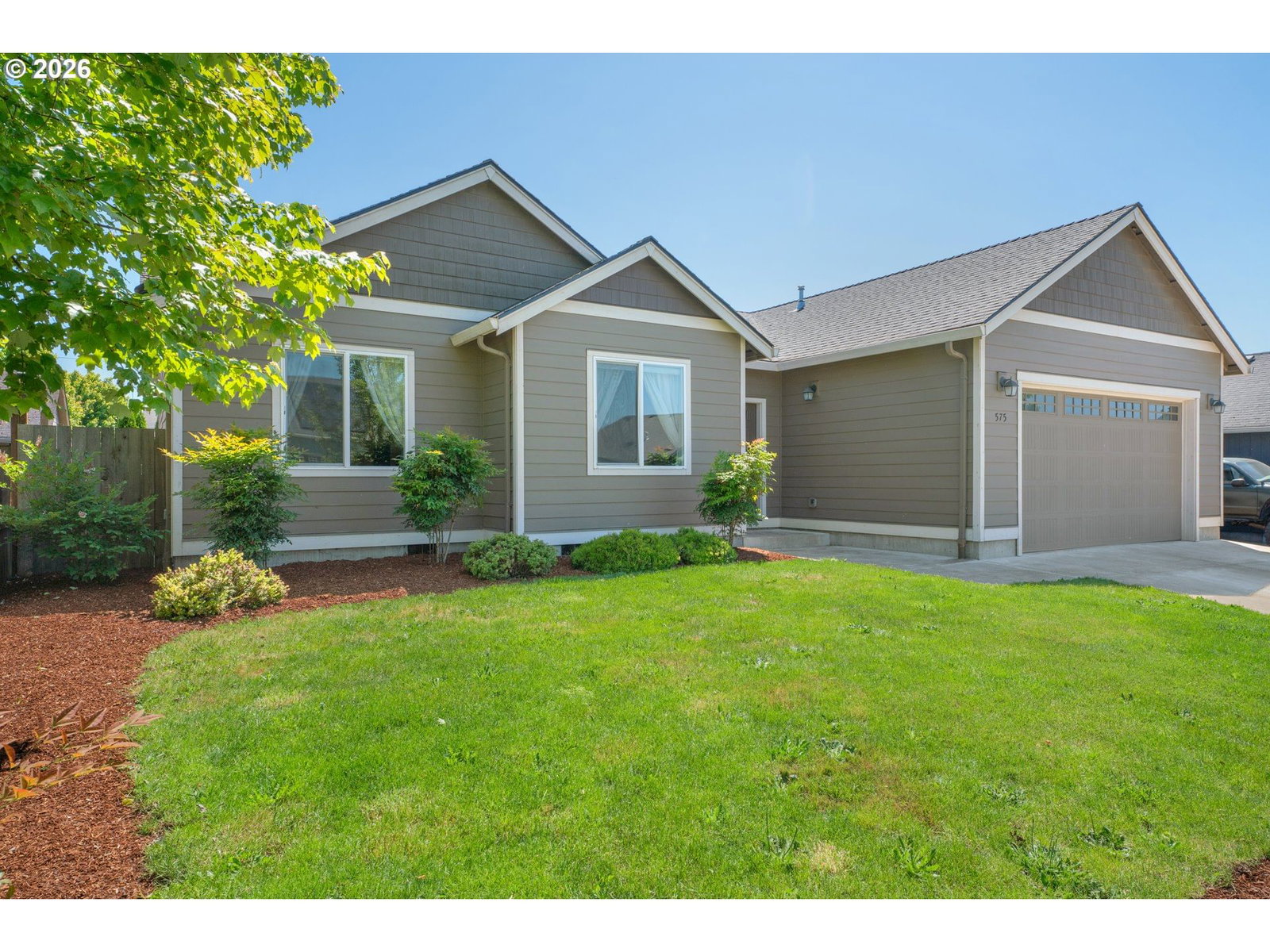 Listing photo 1 of 6