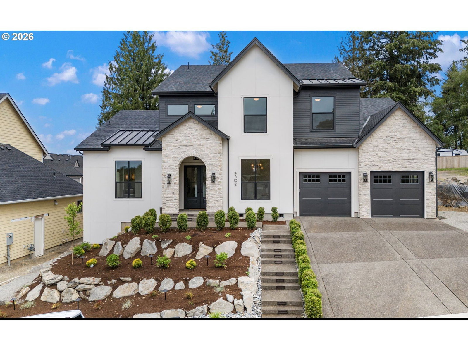 Listing photo 1 of 6