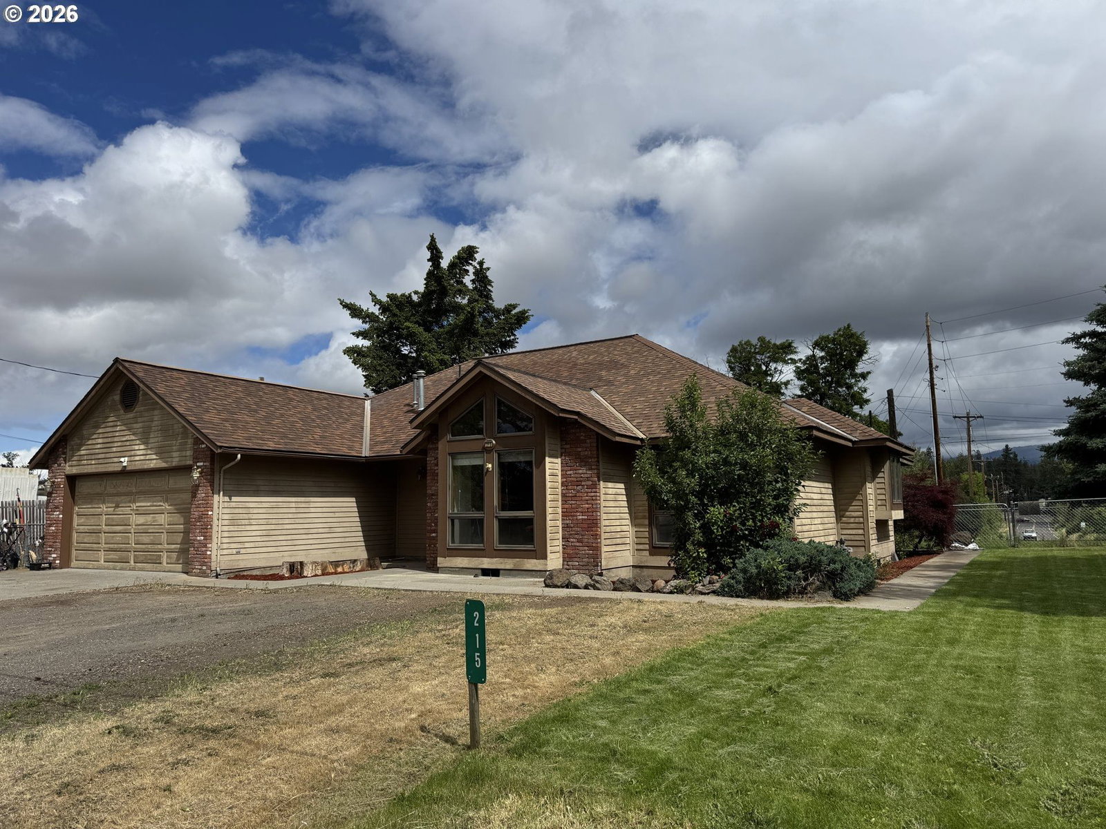 Listing photo 1 of 6