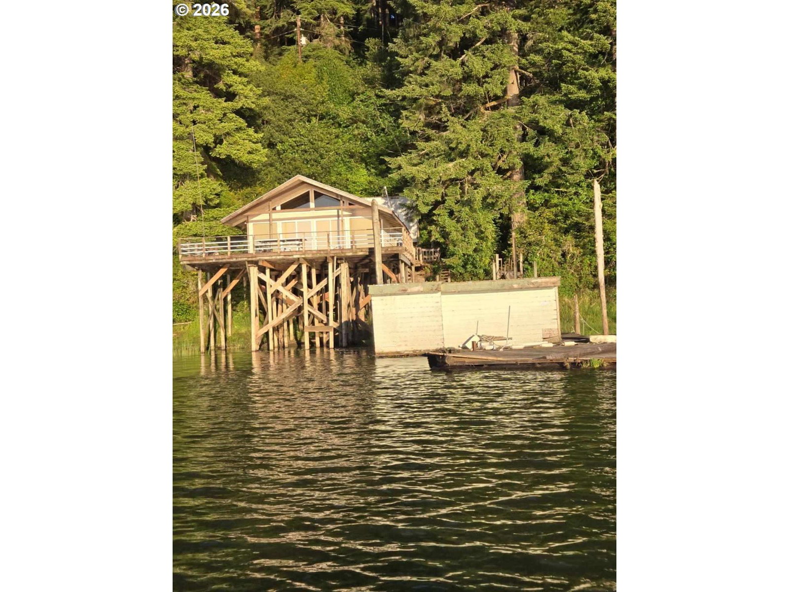 Listing photo 1 of 6