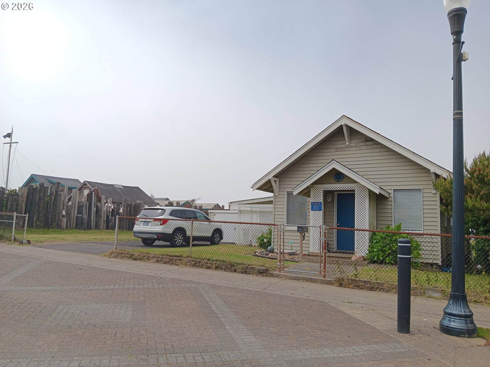 Listing photo 1 of 6