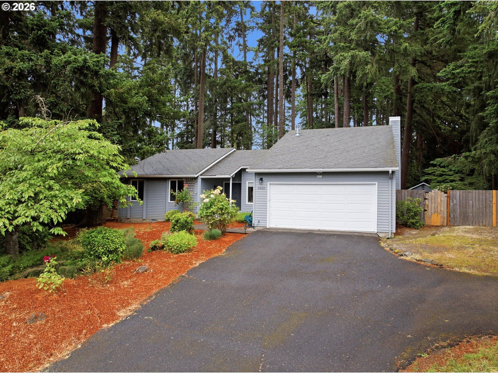 Listing photo 1 of 6