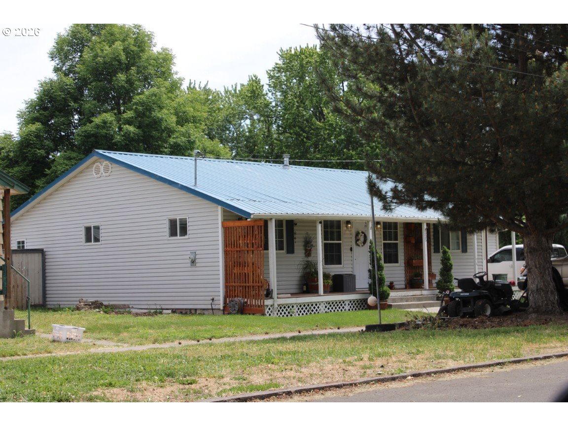 Listing photo 1 of 2