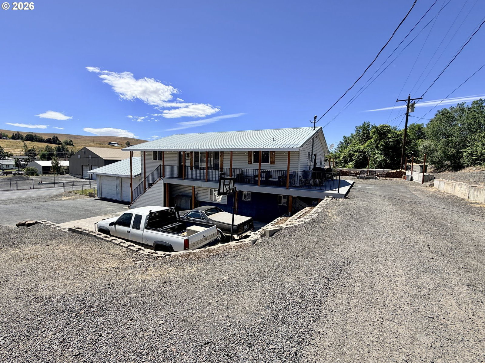 Listing photo 1 of 6