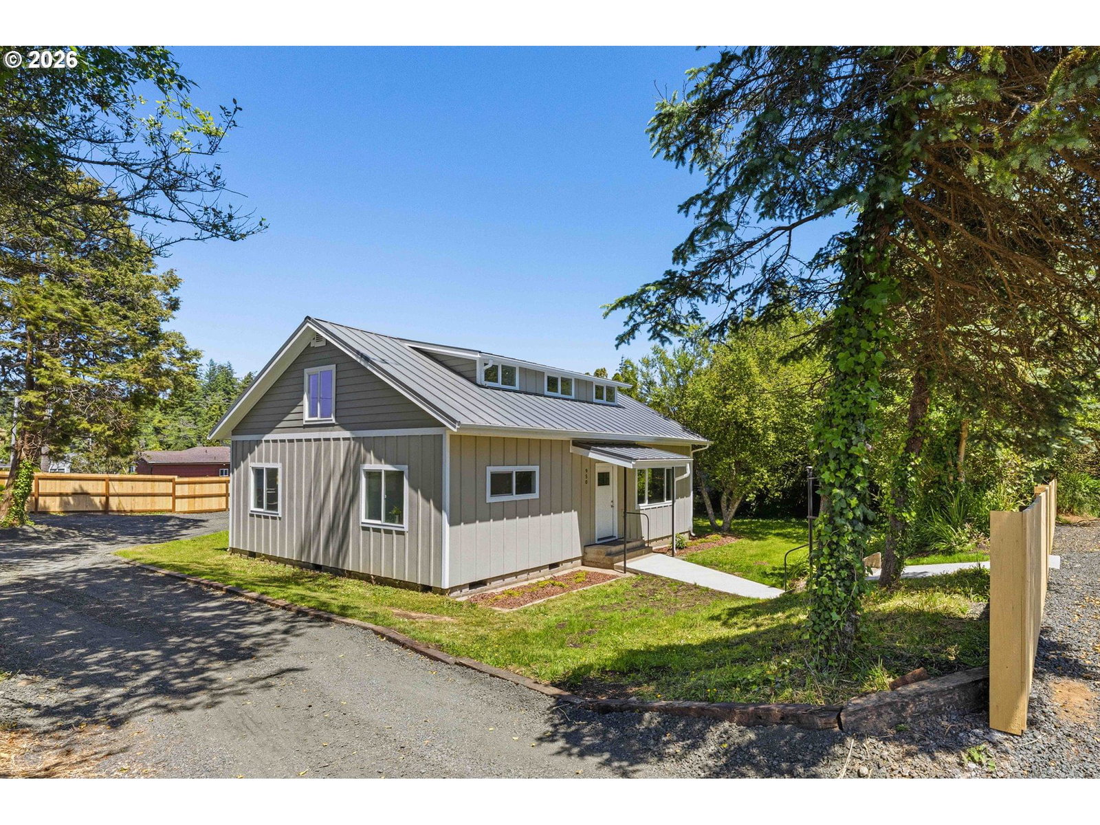 Listing photo 1 of 6
