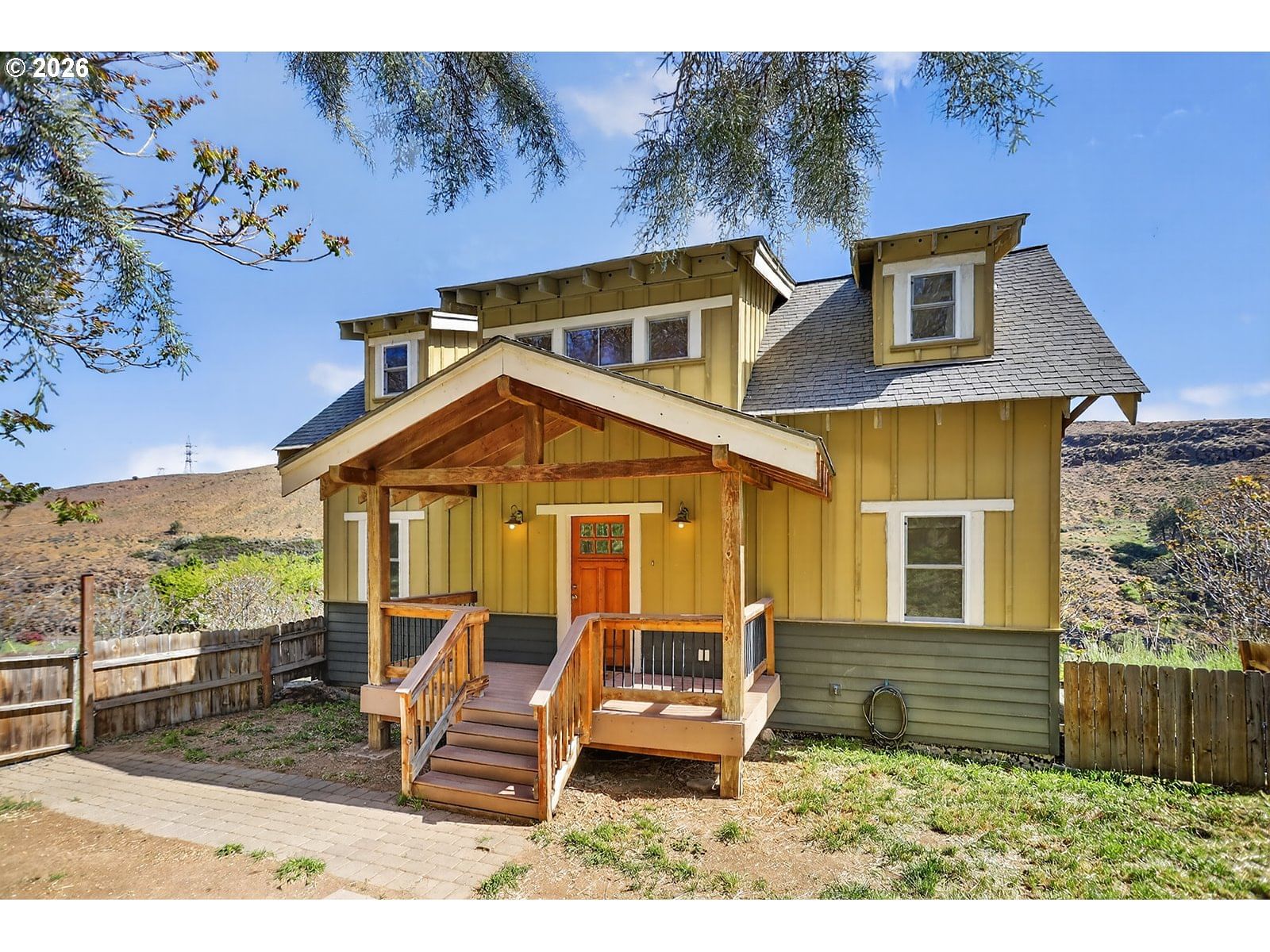 Listing photo 1 of 6