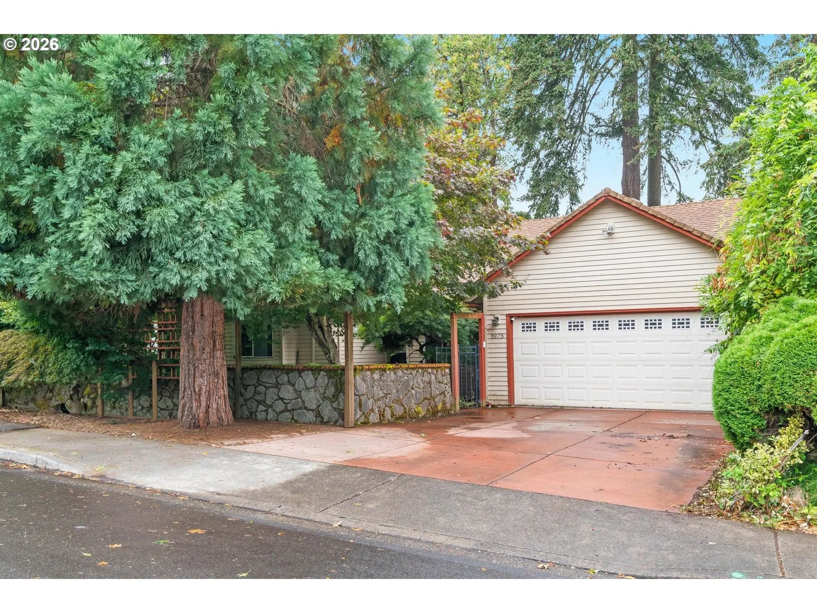 1975 NE 2ND PL
