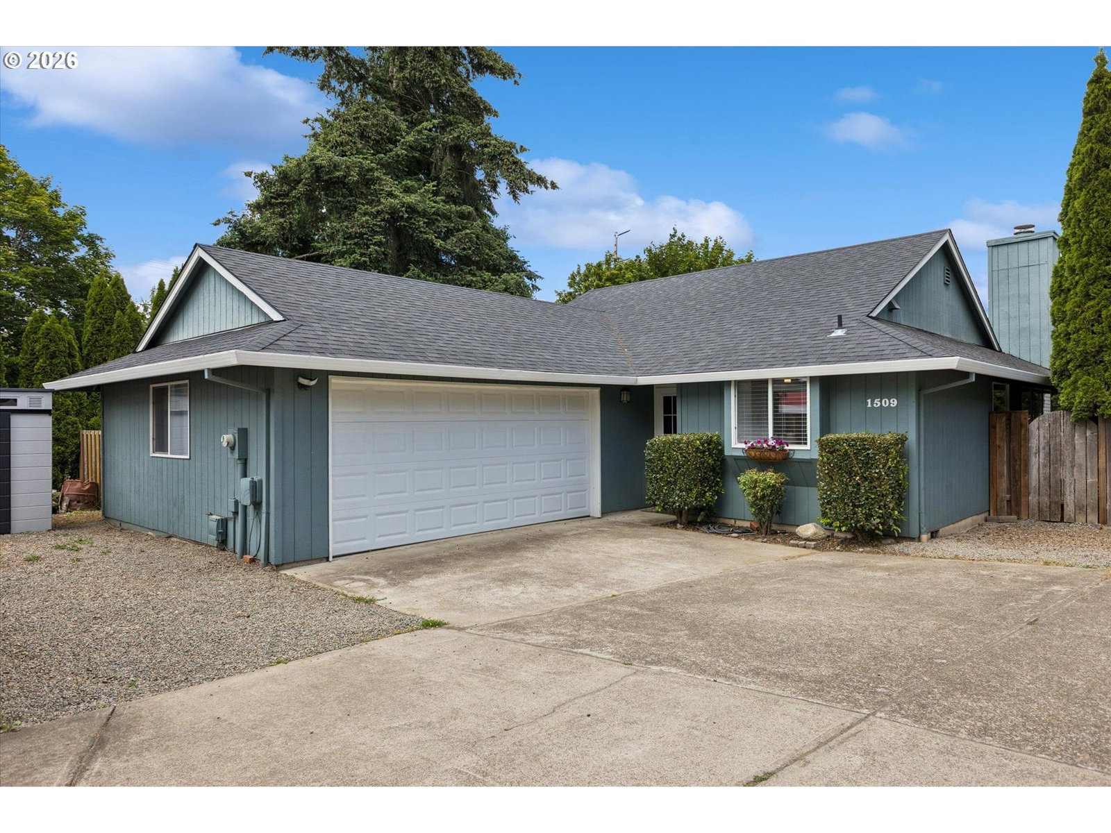 Listing photo 1 of 6