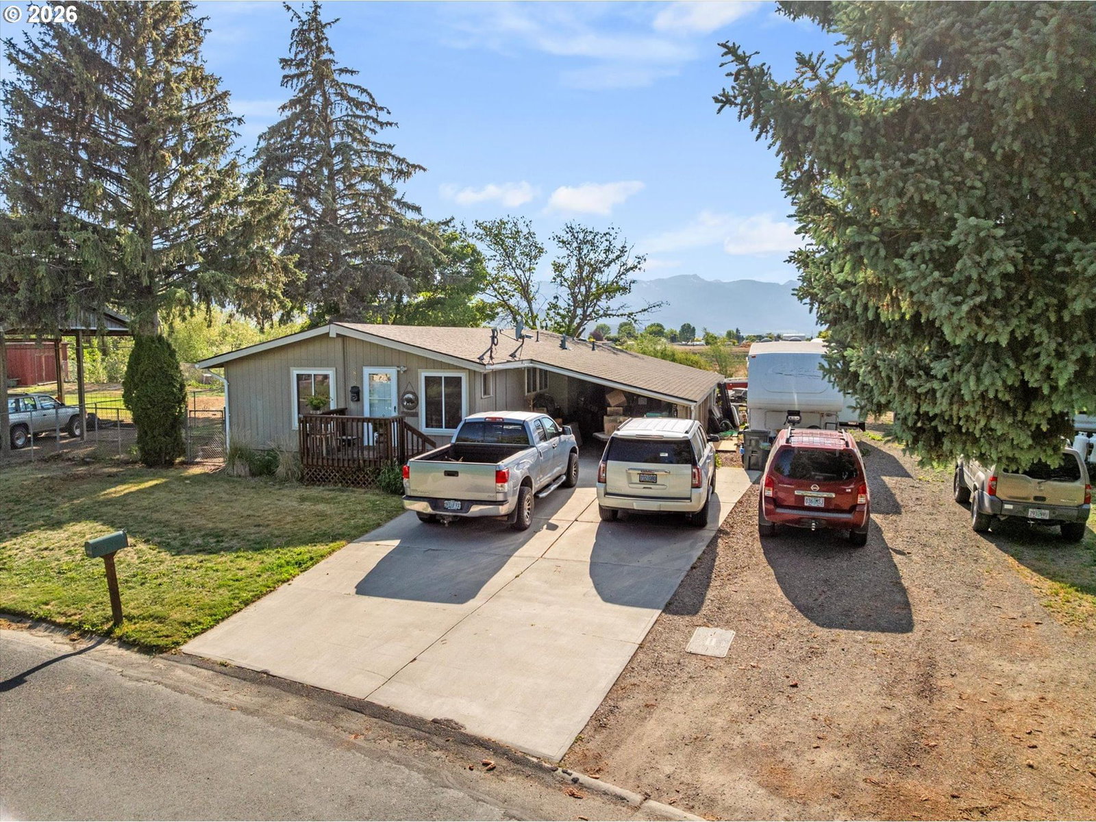Listing photo 1 of 6