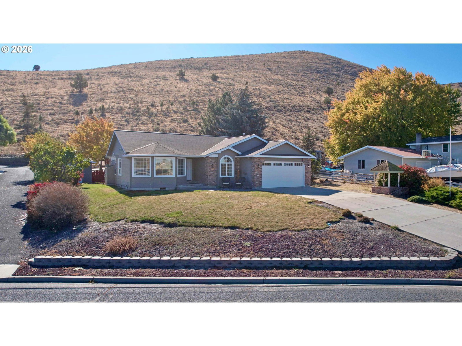 Listing photo 1 of 6