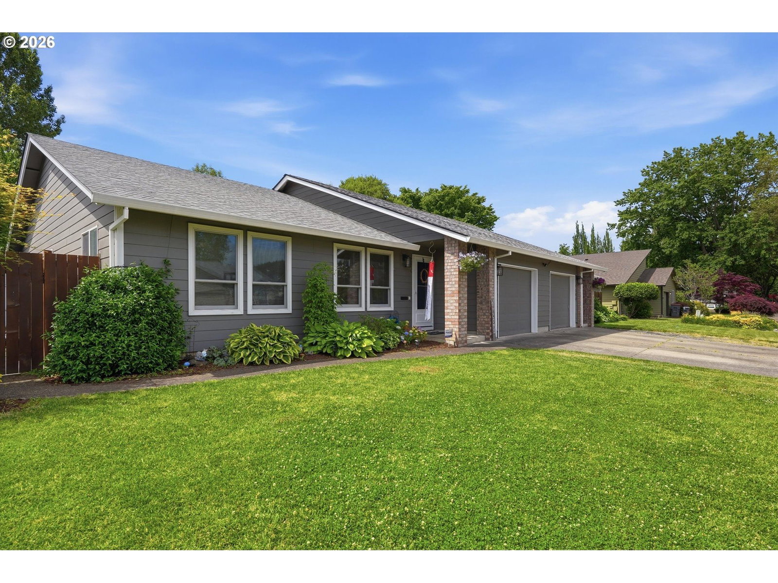 Listing photo 1 of 6