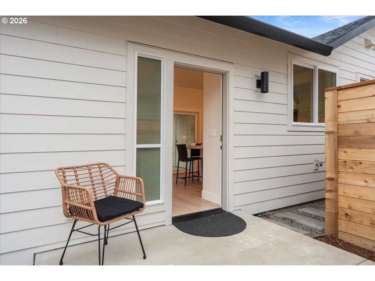 Primary listing photo, 6703 SE 69th AVE #B, Portland, OR, 97206