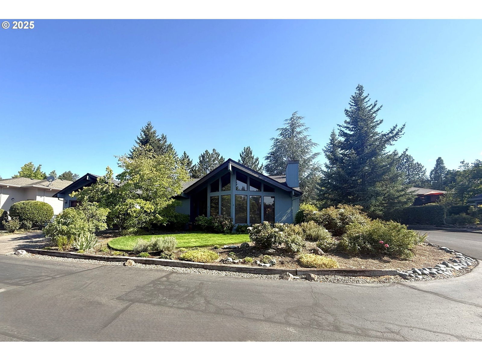Primary listing photo, 2462 SENATE WAY, Medford, OR, 97504