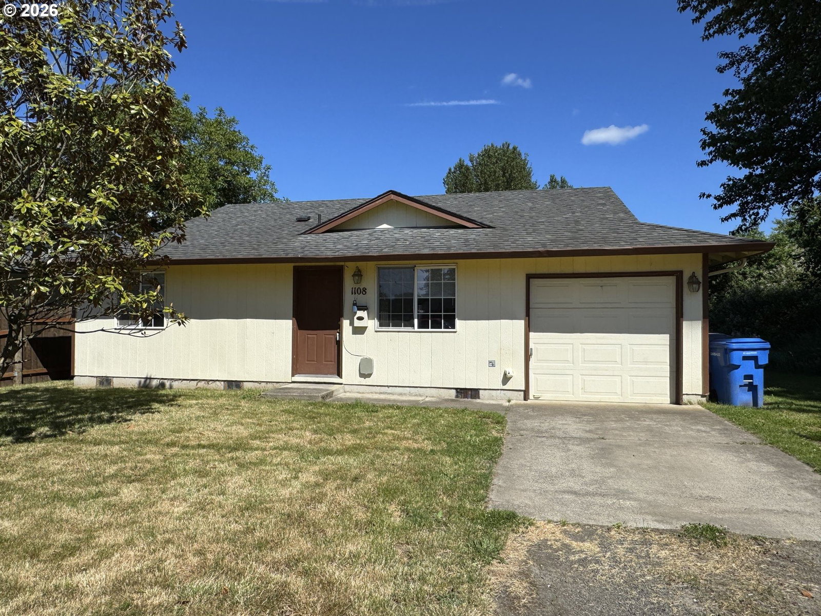 Listing photo 1 of 6