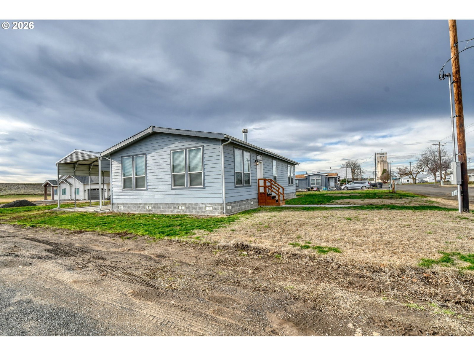 Listing photo 1 of 6
